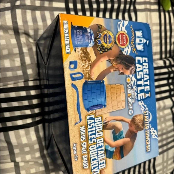 Create A Castle Starter Tower Kit – Sand & Snow Building Set. NEW IN BOX - Picture 2 of 6